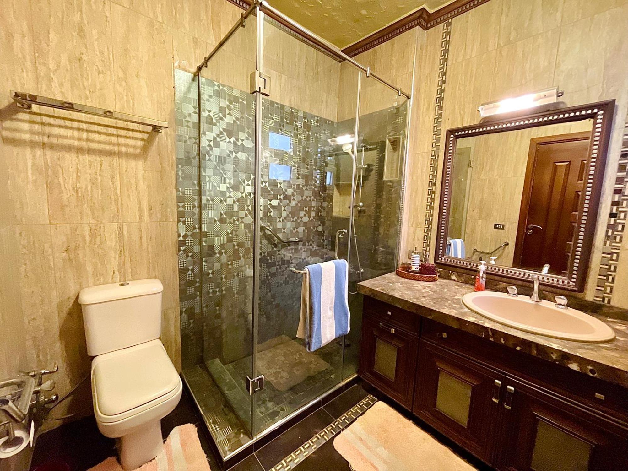 Appartement 5-min To Nile 1br Spacious In Maadi *